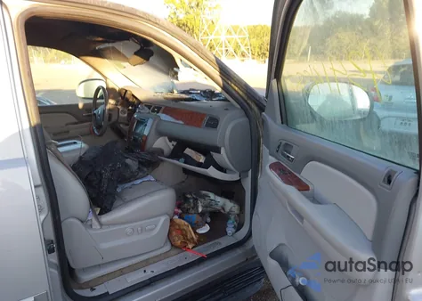 2008 Chevrolet Suburban 1500 Lt из США, поврежденный, VIN 1GNFK16378J216226